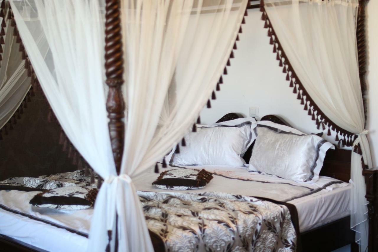 Hotel Pik Elegance Ploieşti Esterno foto