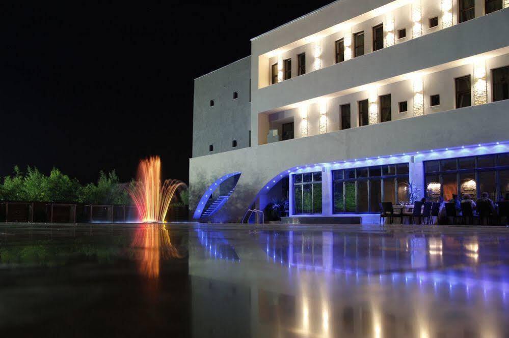 Hotel Pik Elegance Ploieşti Esterno foto