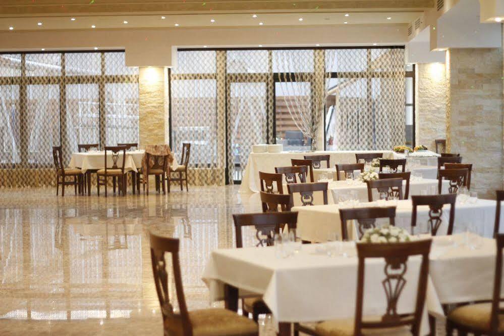 Hotel Pik Elegance Ploieşti Esterno foto