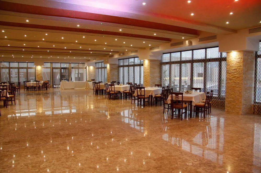 Hotel Pik Elegance Ploieşti Esterno foto