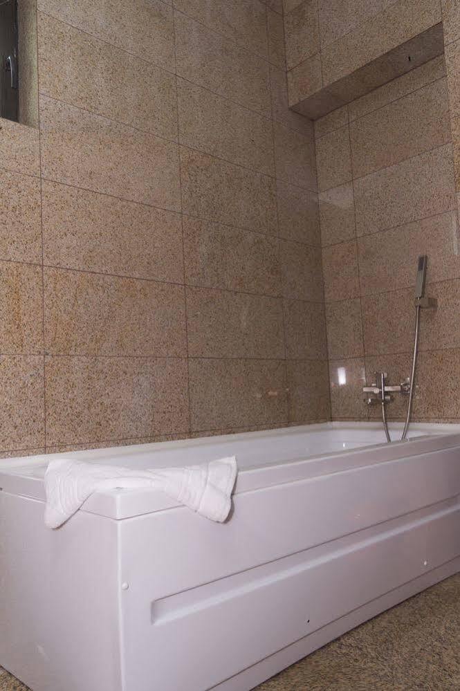 Hotel Pik Elegance Ploieşti Esterno foto