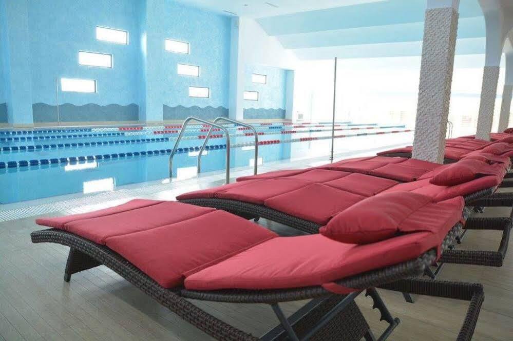 Hotel Pik Elegance Ploieşti Esterno foto